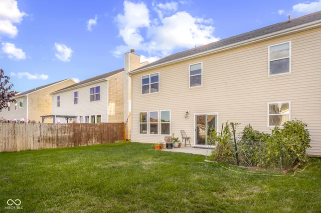 $329,000 | 1950 Lakecrest Drive, Columbus, IN 47201