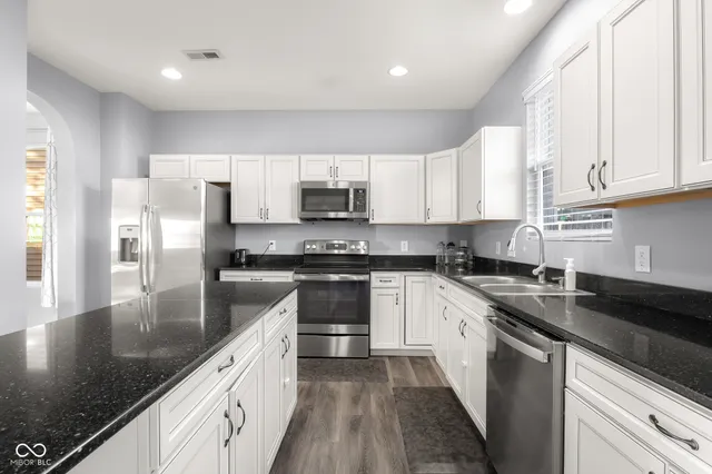 $329,000 | 1950 Lakecrest Drive, Columbus, IN 47201