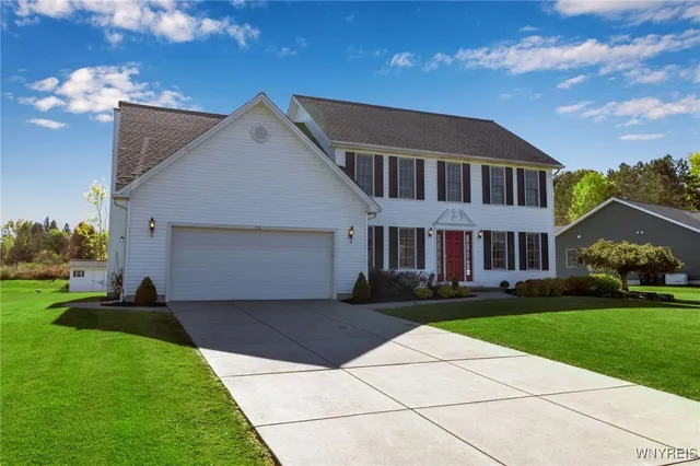 $645,000 | 46 Ferndale Drive, Orchard Park, NY 14127