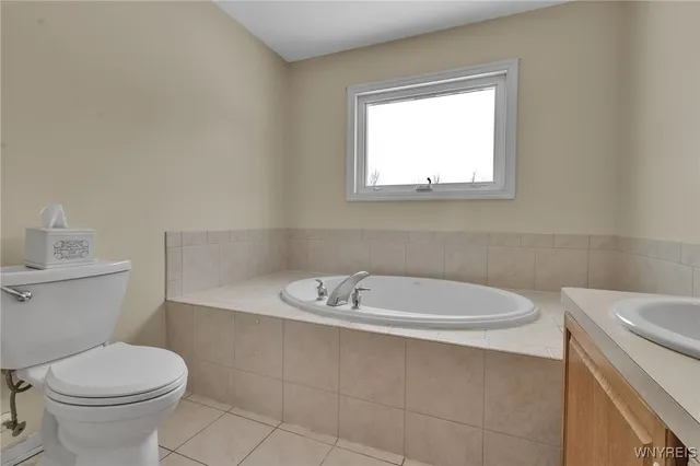 $645,000 | 46 Ferndale Drive, Orchard Park, NY 14127