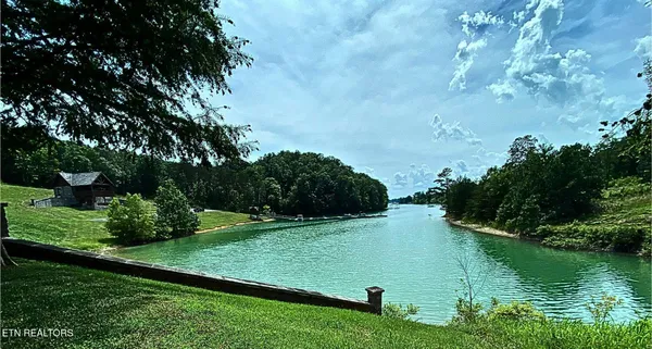 $79,900 | Lot 10 Stone Cove Way, Dandridge, TN 37725