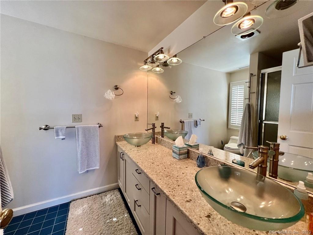 146 Middle Beach Road Madison, CT 06443 - Photo 12 of 26