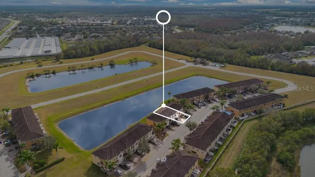 a view of a tennis court