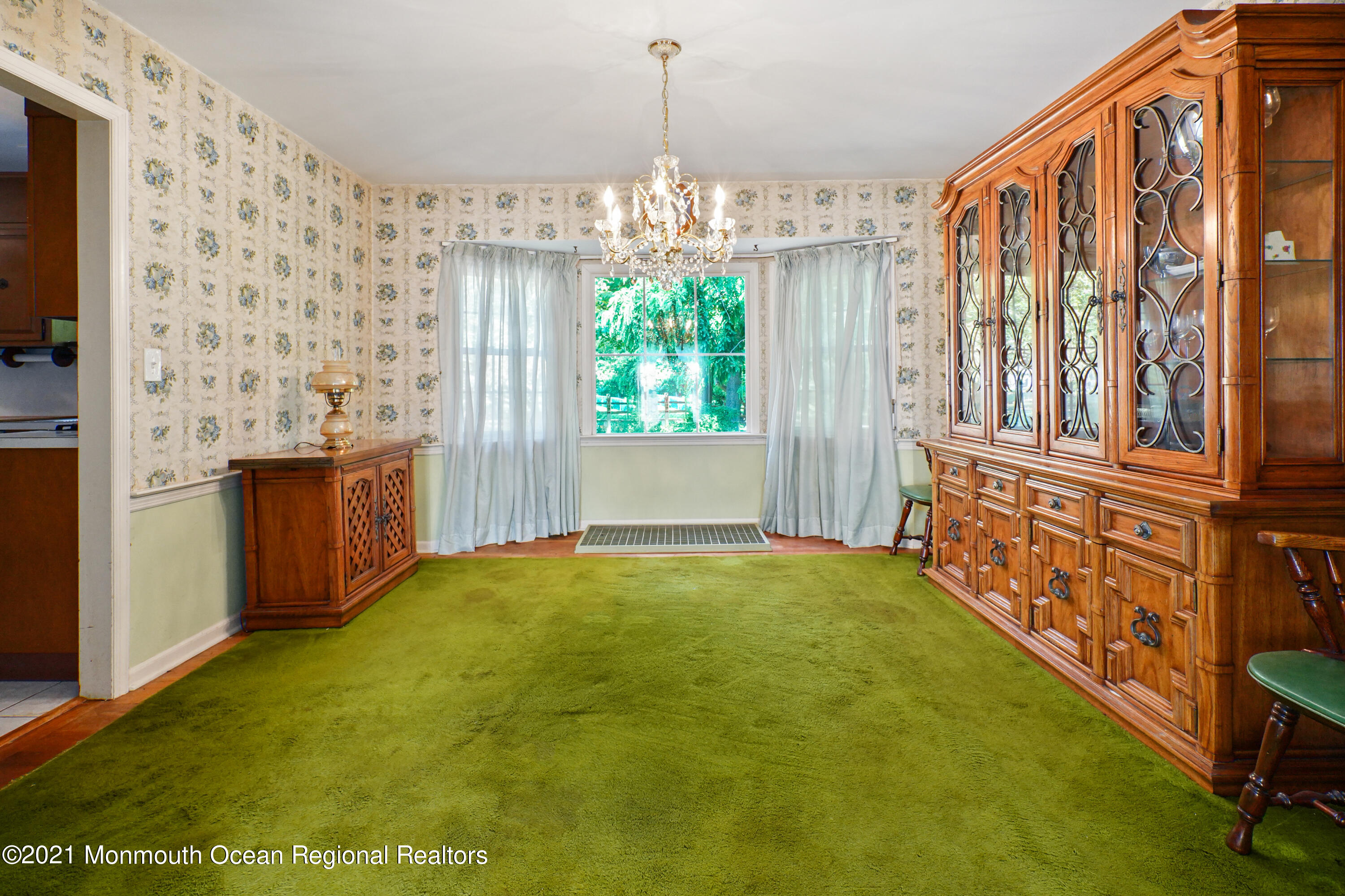 32 Beaver Dam Road Colts Neck, NJ 07722 - Photo 13 of 27 a view of an empty room with a window
