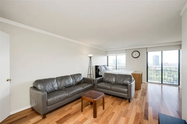 $2,100 | 1122 Colorado Street, Unit 1506, Austin, TX 78701