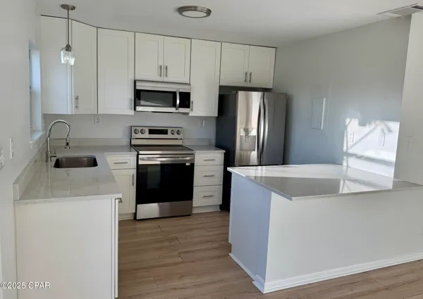 $1,700 | 8003 Beach Drive, Unit A, Panama City Beach, FL 32408