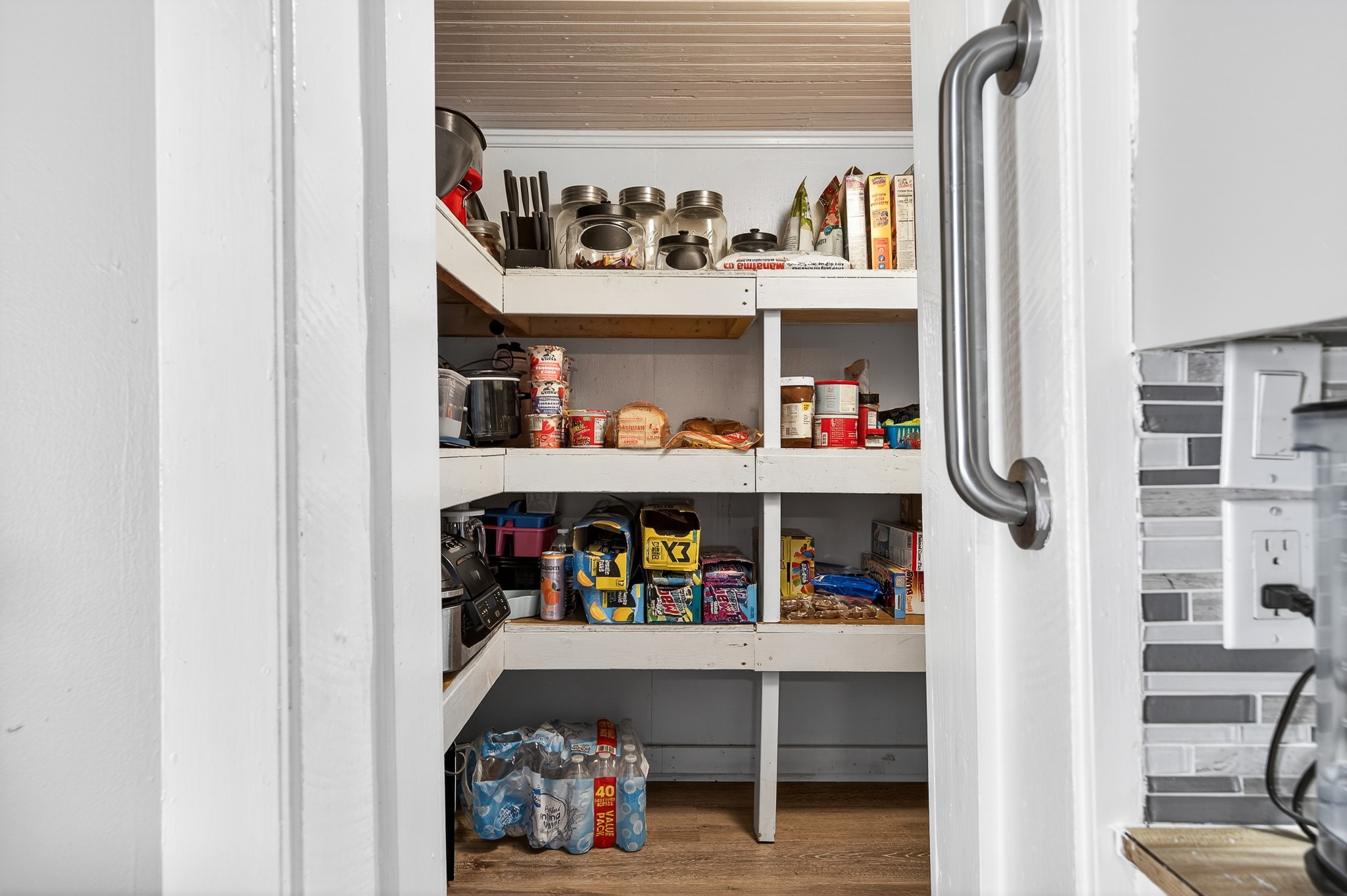 1700 Hannah Branch Road Liberty, TN 37095 - Photo 27 of 59 a shelf with books and knick knacks on it