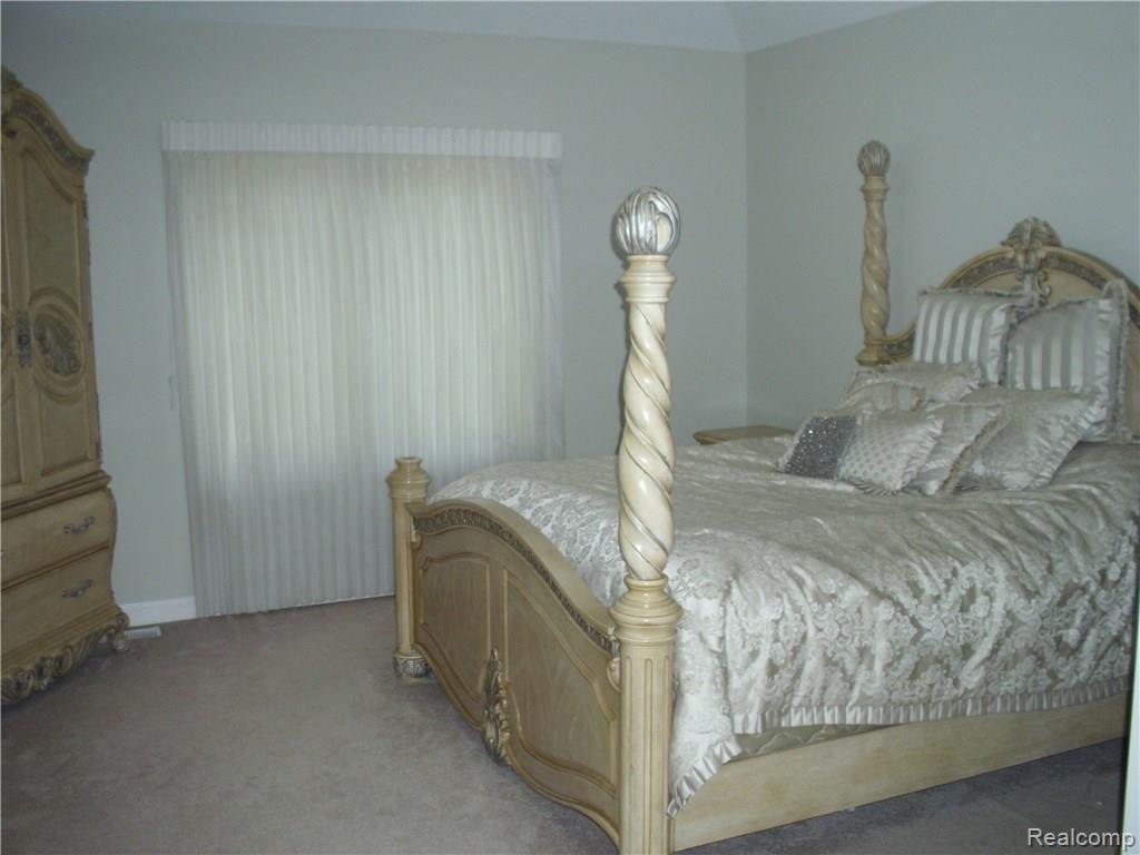 3303 Hazelton Avenue Rochester, MI 48307 - Photo 34 of 53 DSCI5650.JPG