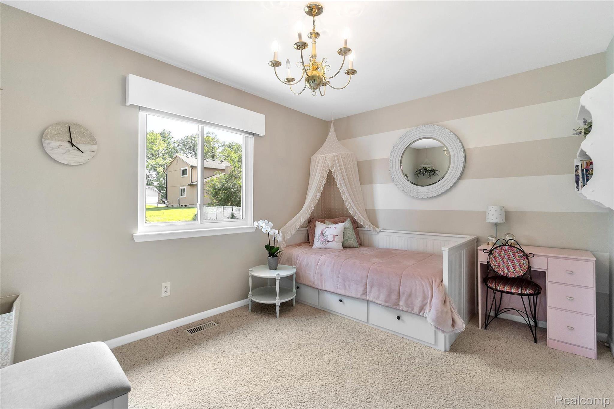599 Ridge Road Walled Lake, MI 48390 - Photo 18 of 42 Gallery Image 18