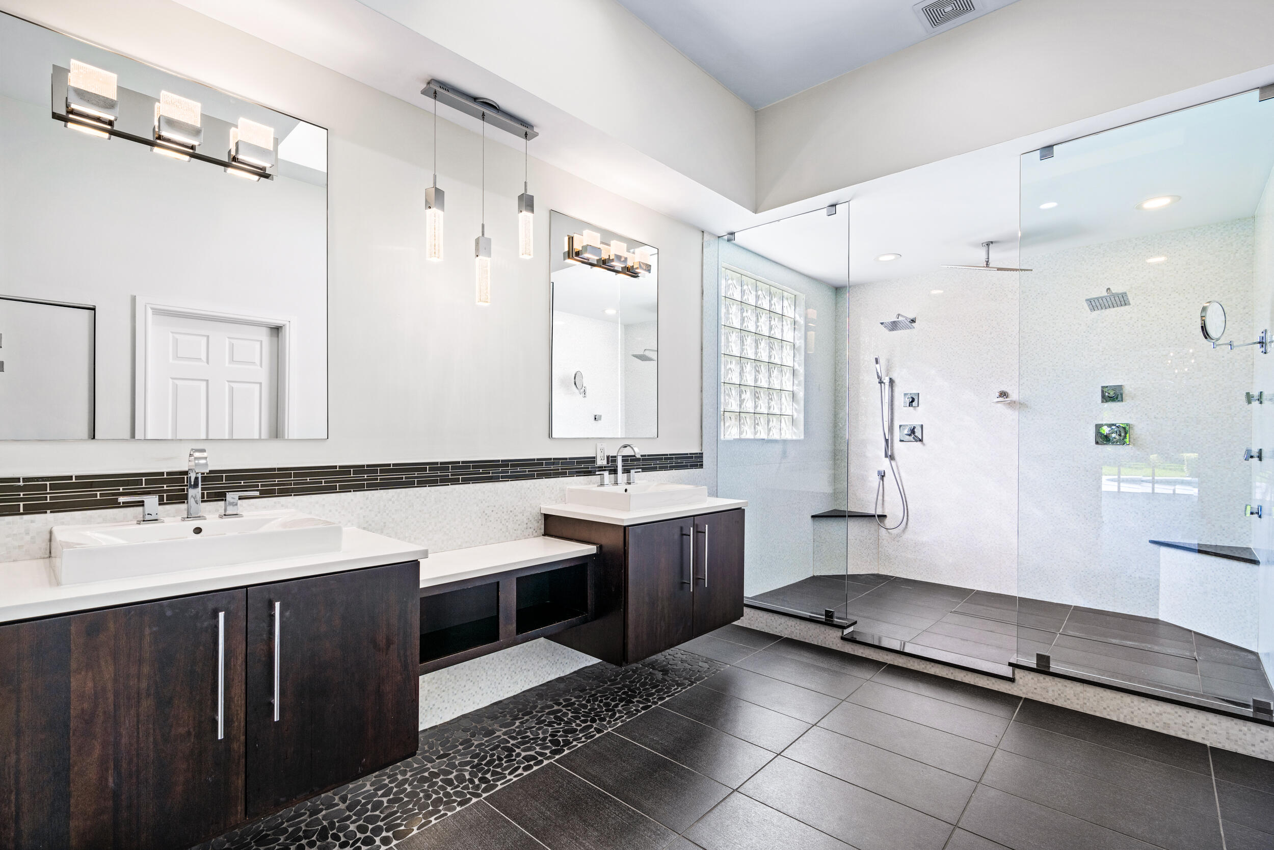 210 Regatta Drive Jupiter, FL 33477 - Photo 15 of 30 Master Bath