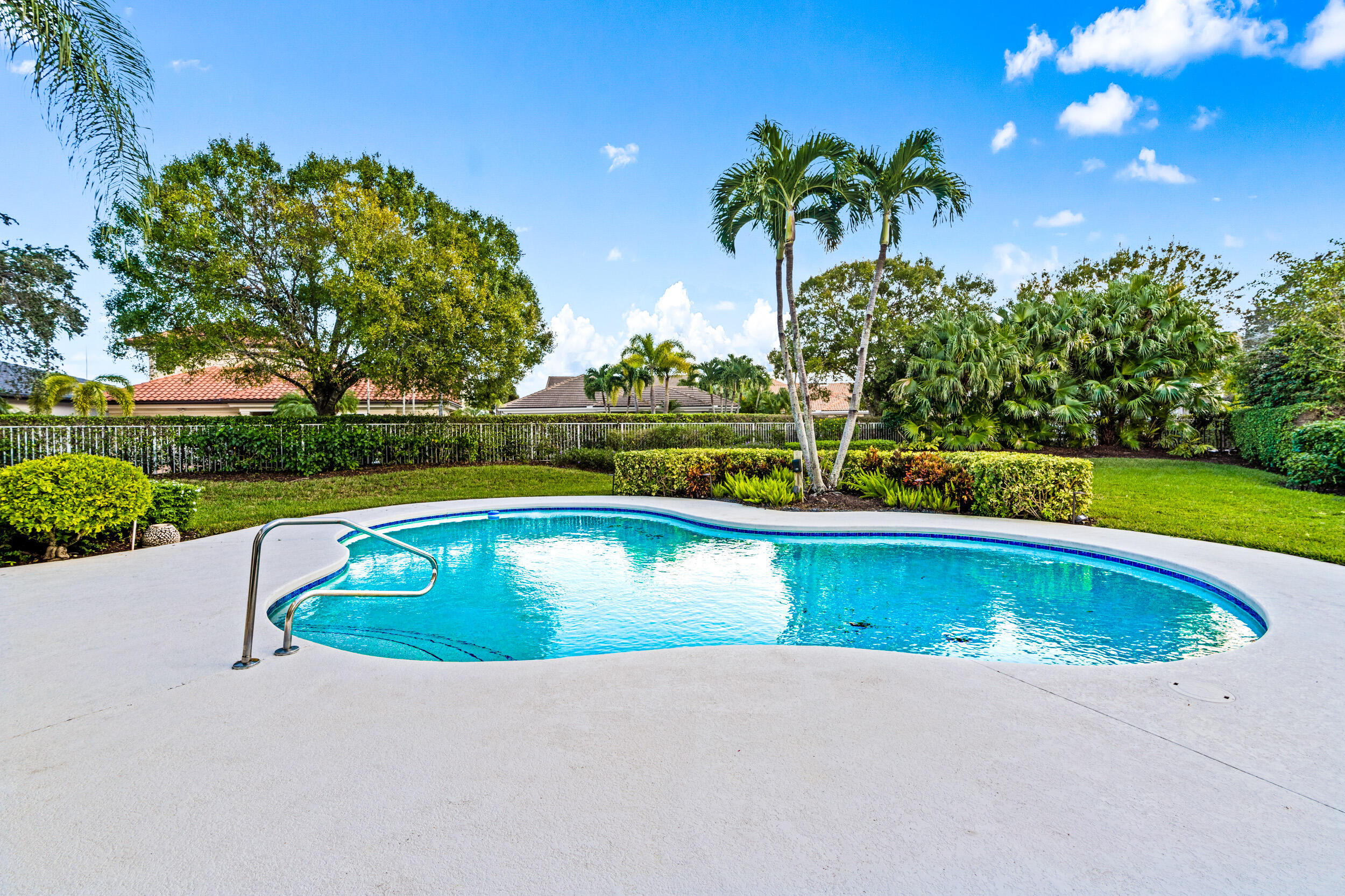 210 Regatta Drive Jupiter, FL 33477 - Photo 26 of 30 Pool