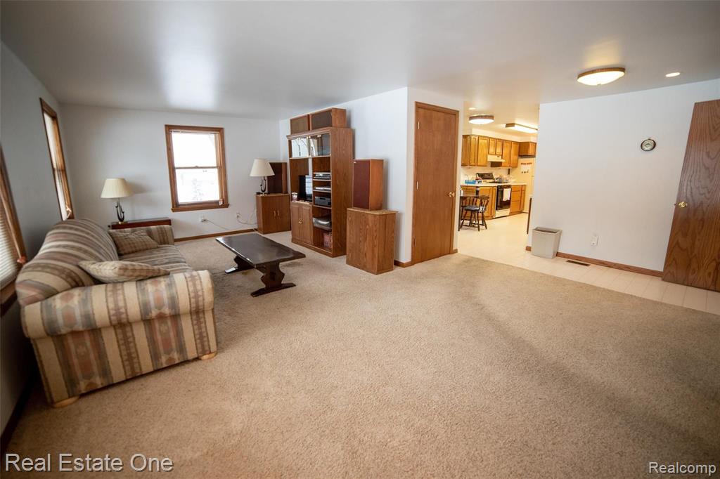 2866 Avalon Road Rochester Hills, MI 48309 - Photo 4 of 33