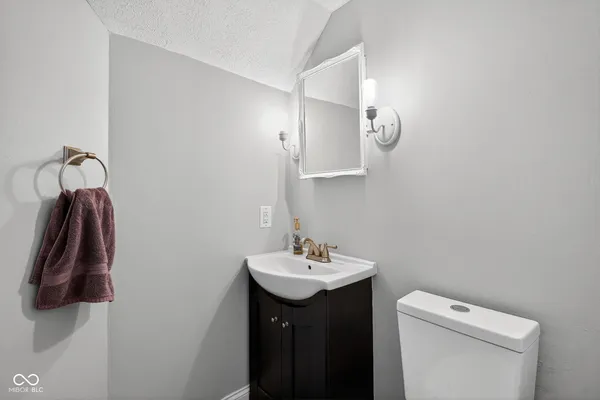 $235,000 | 3133 South Eden Drive, Bloomington, IN 47401