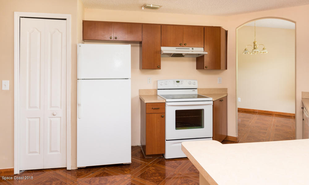 573 Titan Road Southeast Palm Bay, FL 32909 - Photo 6 of 16 medium-6