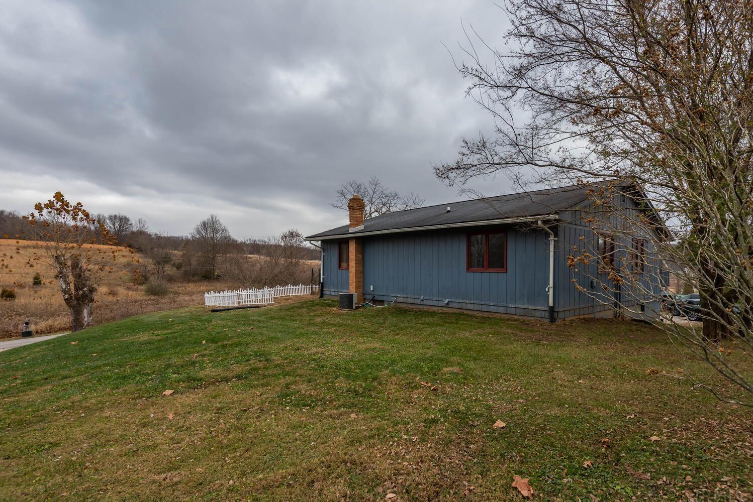 7639 North Bottom Road Ellettsville, IN 47429 - Photo 4 of 27