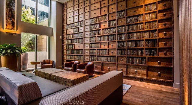 $4,111 | 100 Van Ness Avenue, Unit 1810, San Francisco, CA 94102