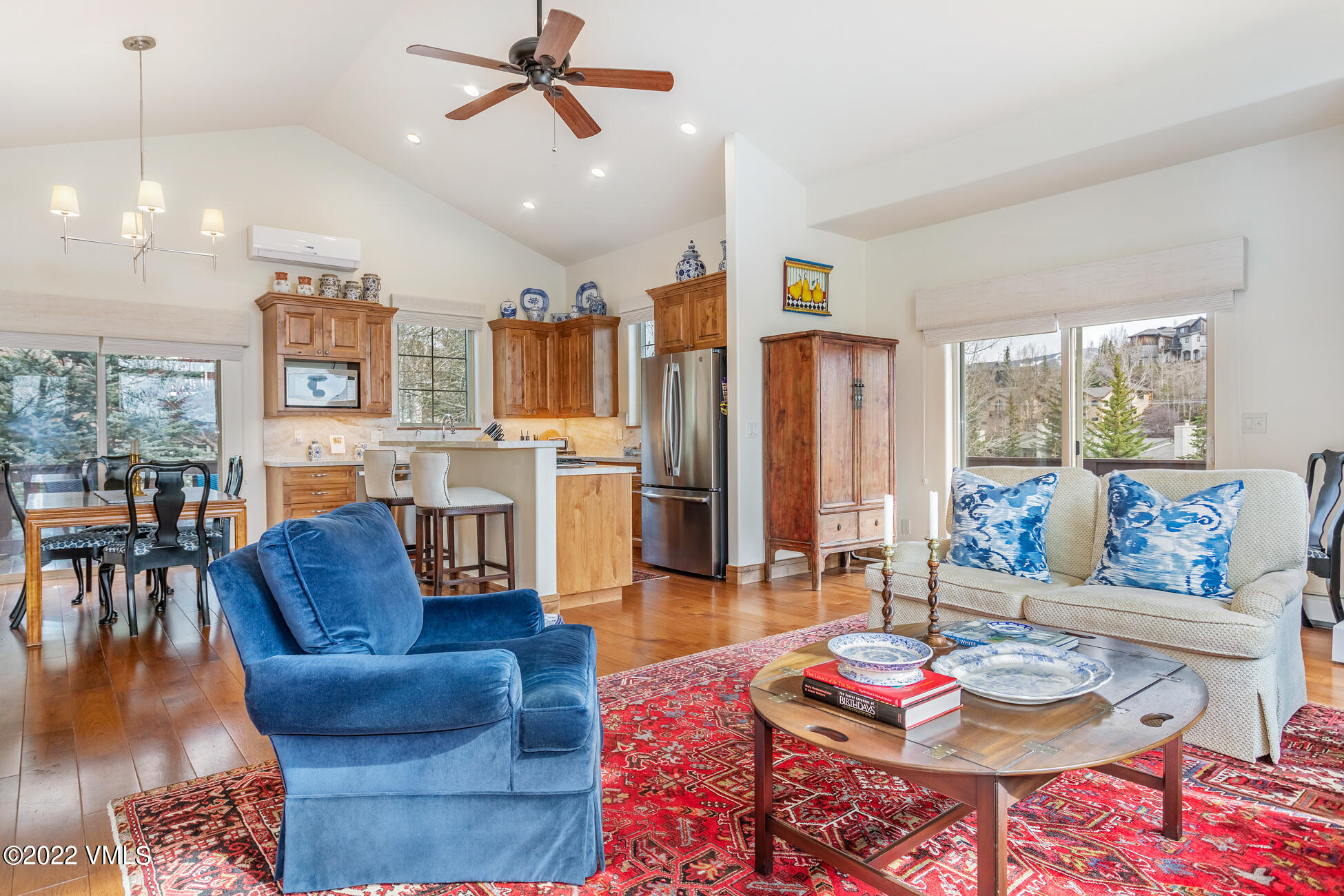 Flowing Kitchen to Living Room