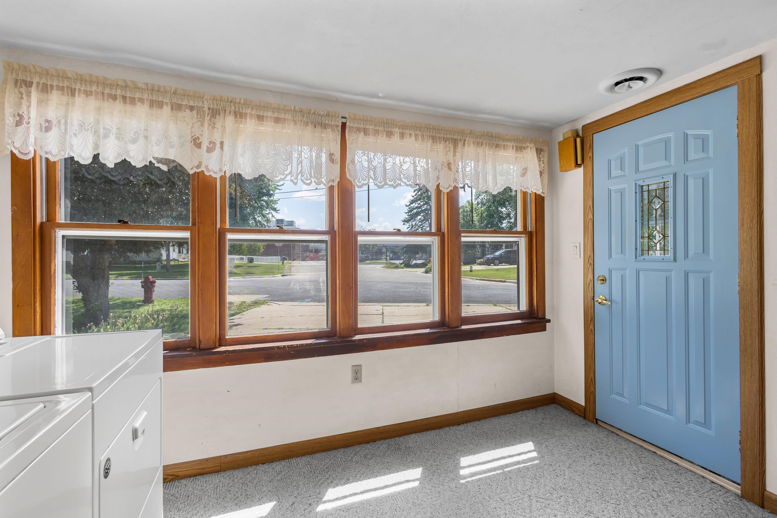 5904 Lake Edge Road McFarland, WI 53558 - Photo 7 of 49