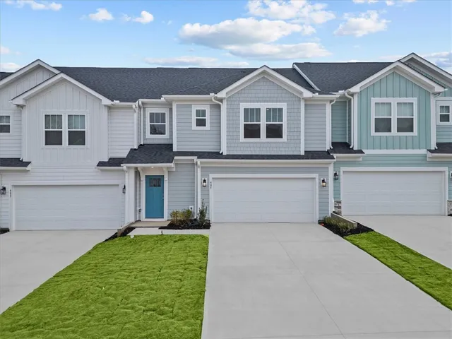 $299,990 | 405 Crestcreek Drive, Anderson, SC 29621