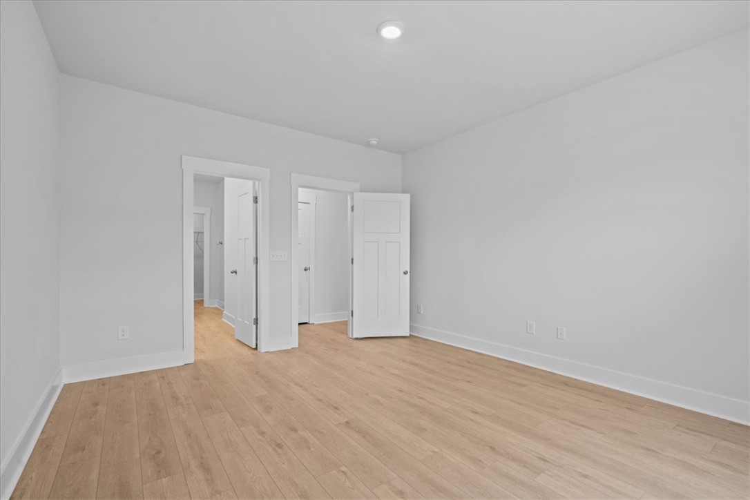 405 Crestcreek Drive Anderson, SC 29621 - Photo 12 of 36