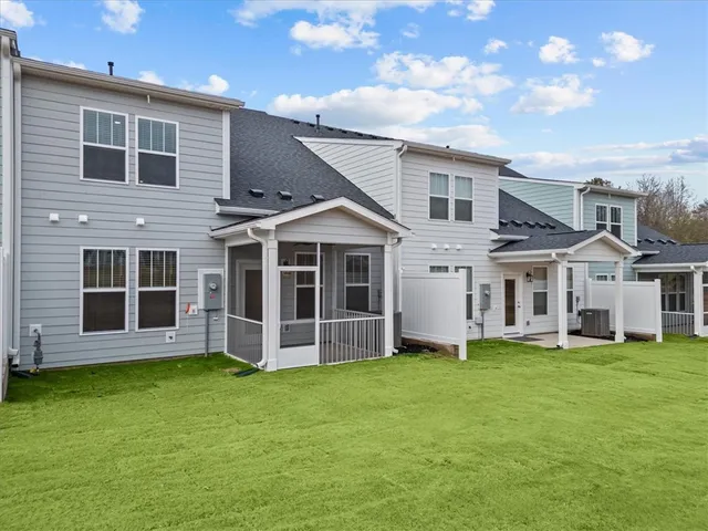 $299,990 | 405 Crestcreek Drive, Anderson, SC 29621