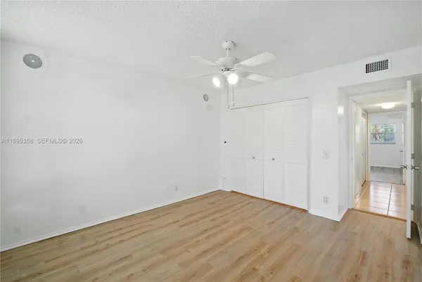 $2,100 | 3850 Oaks Clubhouse Drive, Unit 307, Pompano Beach, FL 33069