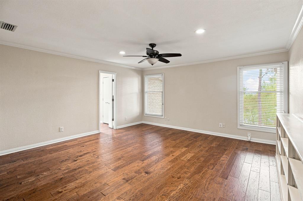 905 Crowley Road Arlington, TX 76012 - Photo 22 of 40 Primary