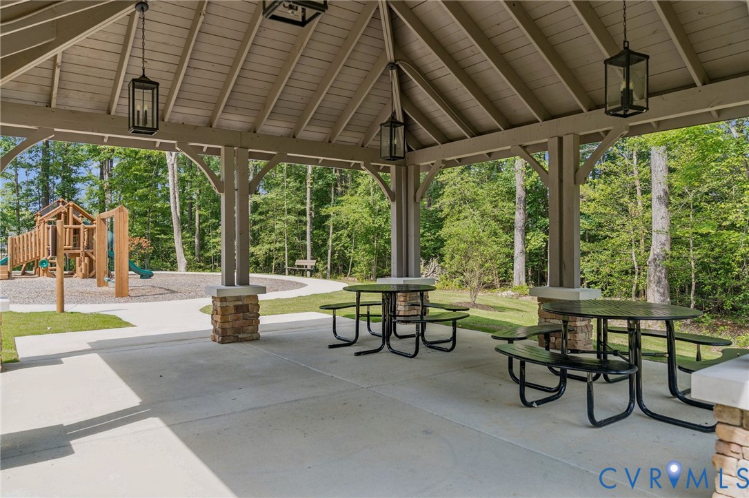 4007 Robins Ridge Drive Moseley, VA 23120 - Photo 4 of 8