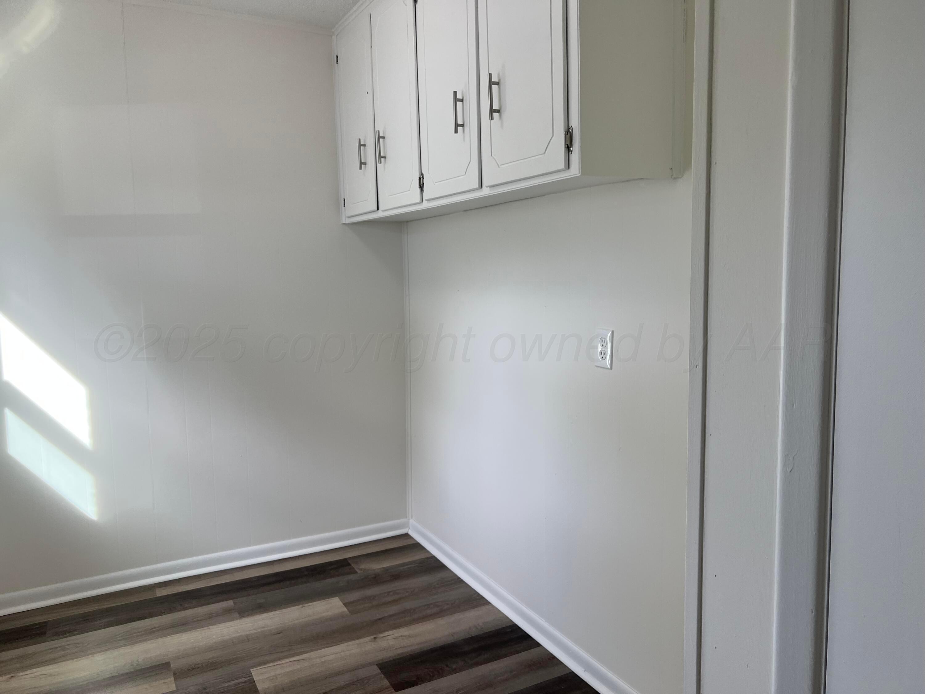 4233 Southwest 13th Avenue Amarillo, TX 79106 - Photo 38 of 55 a view of small space with wooden floor