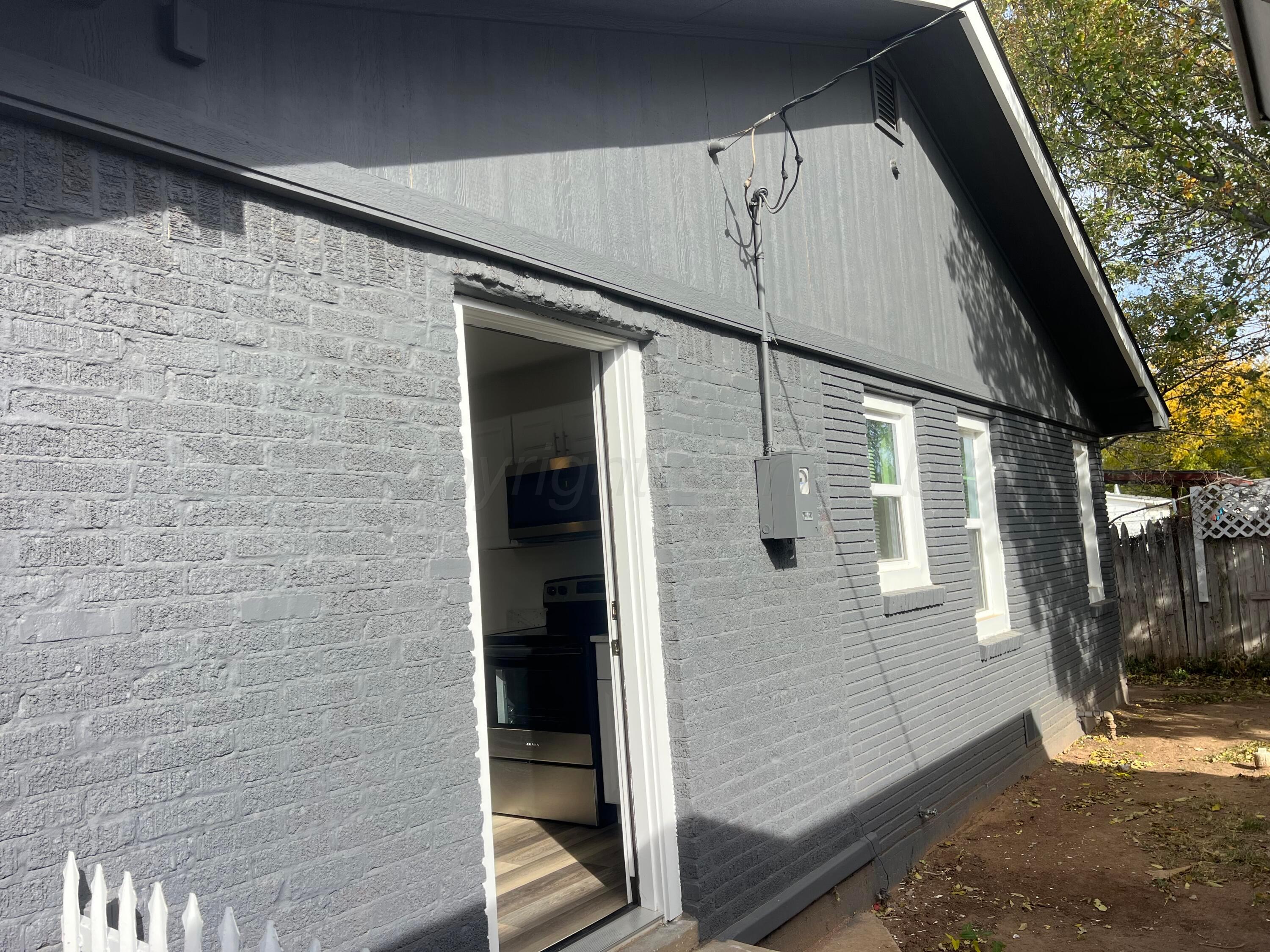 4233 Southwest 13th Avenue Amarillo, TX 79106 - Photo 45 of 55 a view of door