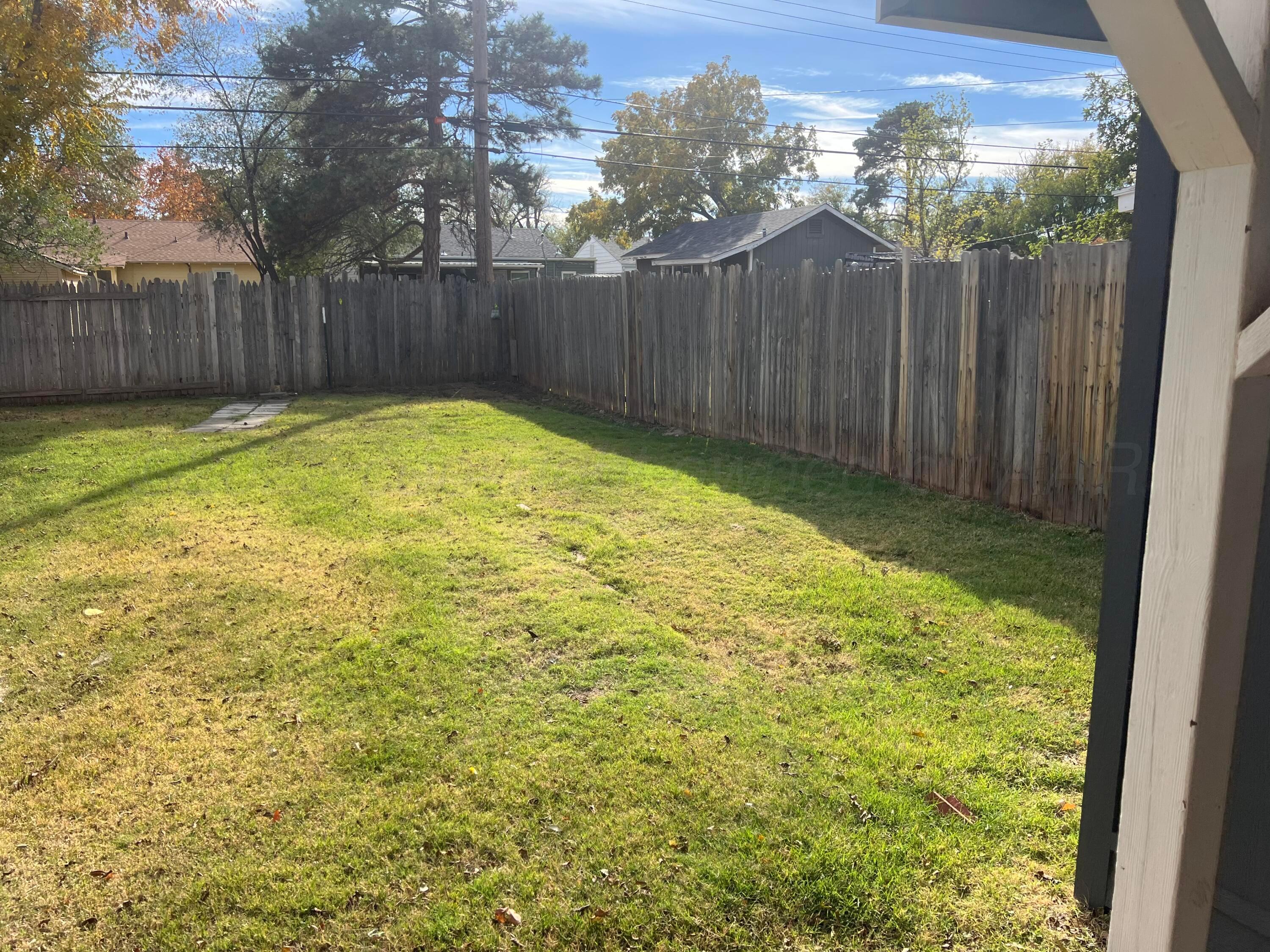 4233 Southwest 13th Avenue Amarillo, TX 79106 - Photo 50 of 55 a view of a backyard of the house