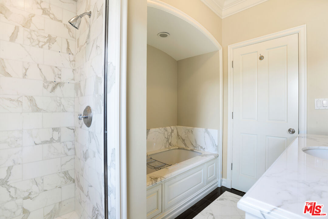 155 South Rodeo Drive Beverly Hills, CA 90212 - Photo 10 of 17