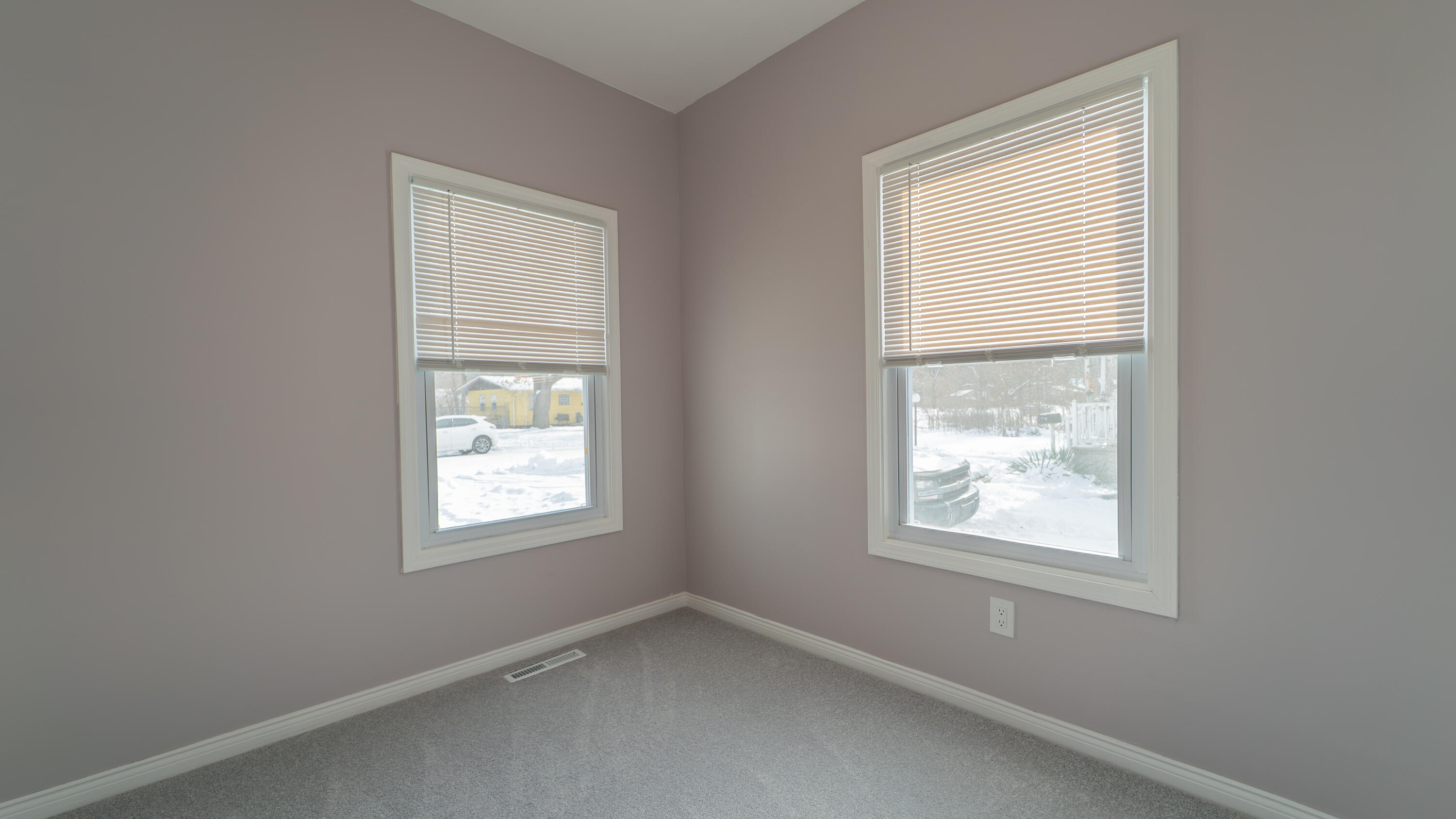 4044 Louisiana Street Gary, IN 46409 - Photo 15 of 31 an empty room with windows