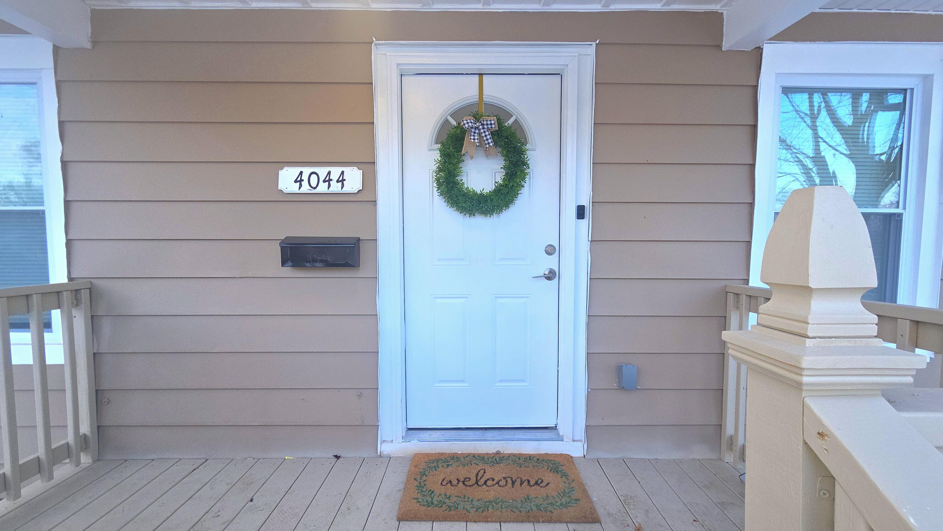 4044 Louisiana Street Gary, IN 46409 - Photo 2 of 31 a view of entryway door