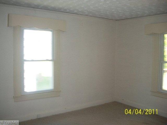 313 Oakview Road High Point, NC 27265 - Photo 6 of 8 2nd Bedroom.