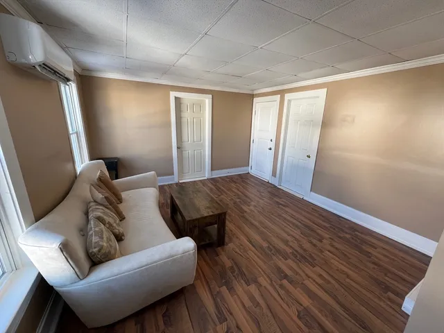 $2,000 | 20 Florence Street, Unit 2, Worcester, MA 01610