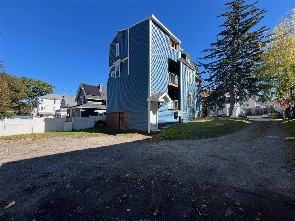 20 Florence Street, Unit 2 Worcester, MA 01610 - Photo 3 of 20