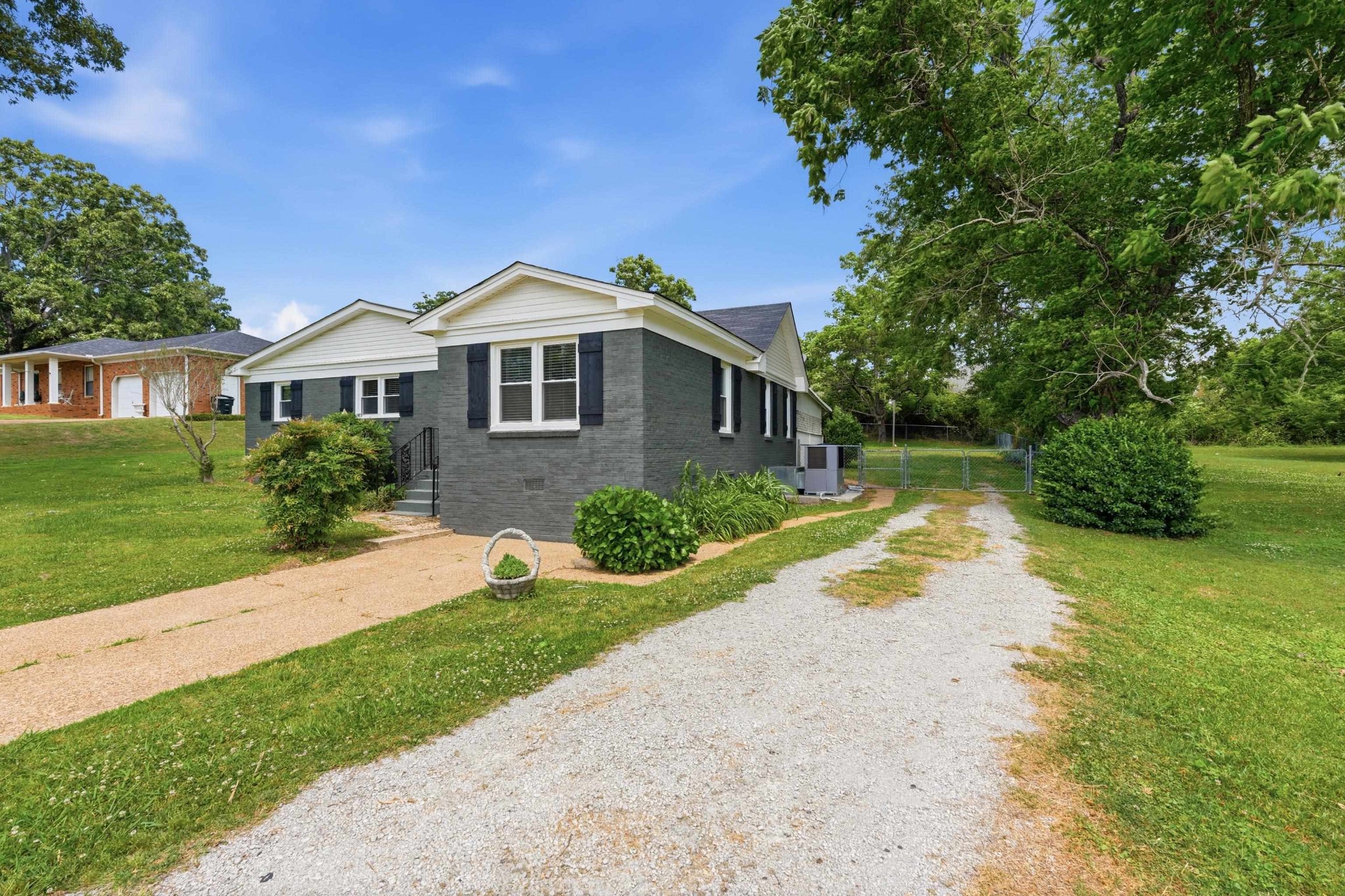 515 East Rasch Road Florence, AL 35633 - Photo 2 of 22