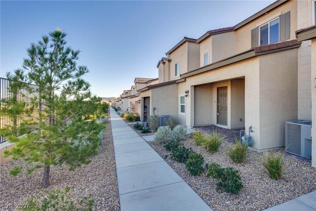 6176 Rathbone Street Las Vegas, NV 89166 - Photo 4 of 36