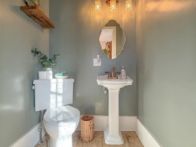 $625,000 | 2115 Riverside Avenue, Marinette, WI 54143