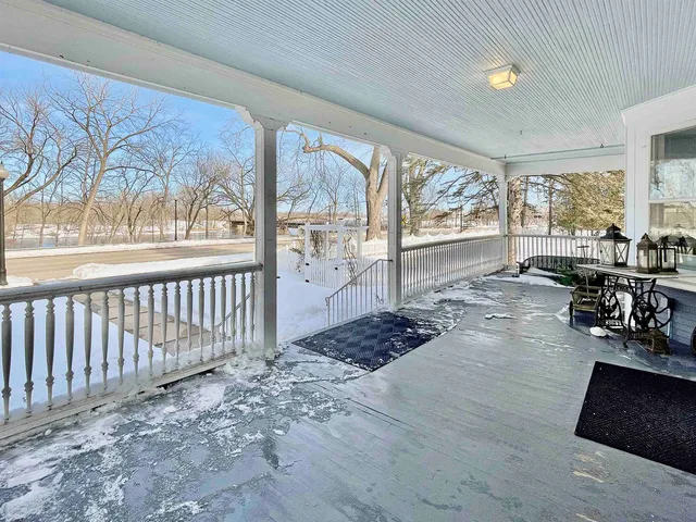 $625,000 | 2115 Riverside Avenue, Marinette, WI 54143