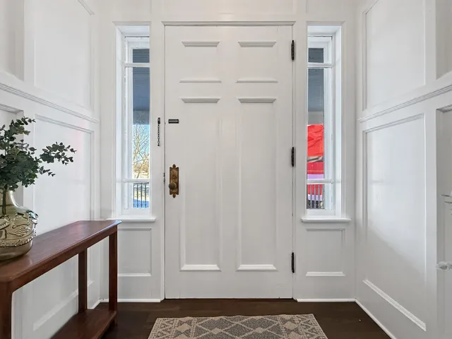 $625,000 | 2115 Riverside Avenue, Marinette, WI 54143