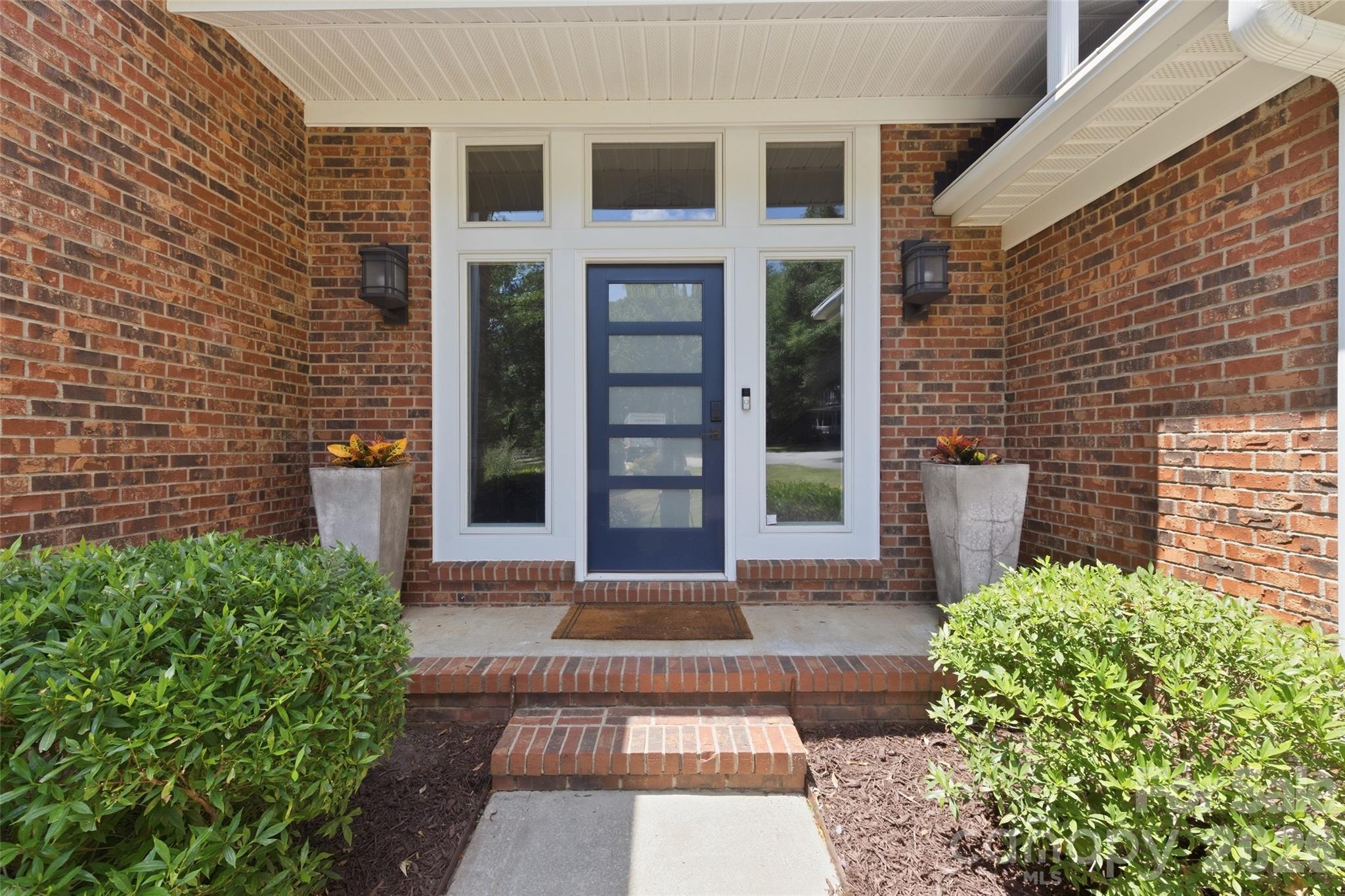 208 Kelly Court Fort Mill, SC 29715 - Photo 3 of 48