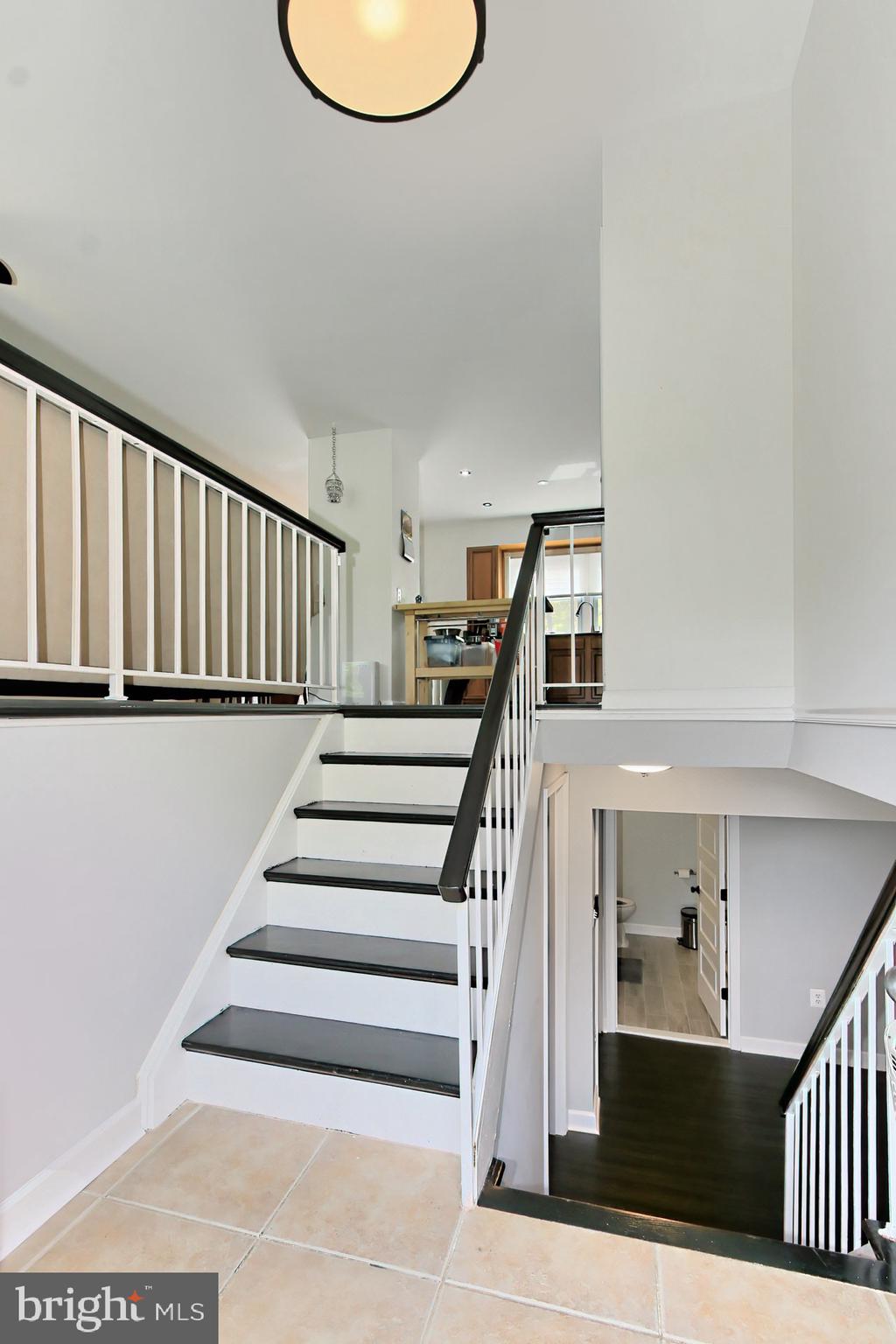 6317 Gormley Place Springfield, VA 22152 - Photo 6 of 49 Gallery Image 6