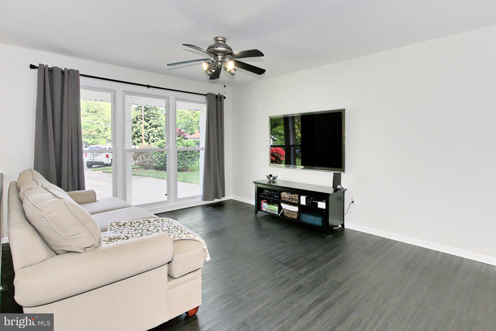 6317 Gormley Place Springfield, VA 22152 - Photo 8 of 49 Gallery Image 8