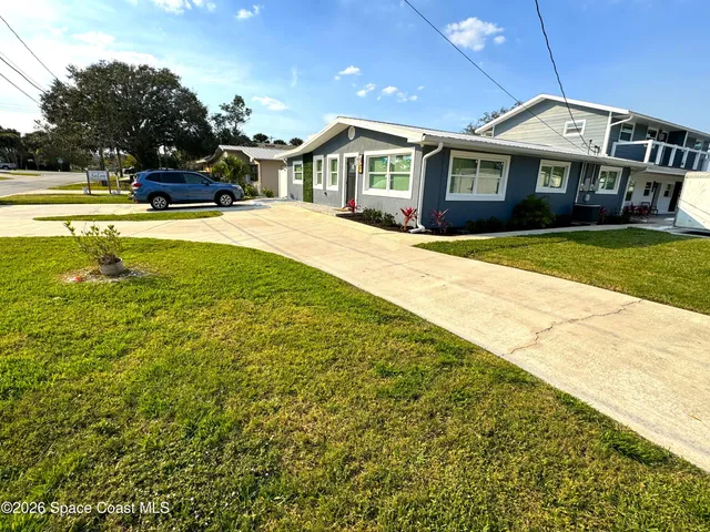 $3,200 | 208 Seminole Avenue West, Unit 2, Melbourne, FL 32901