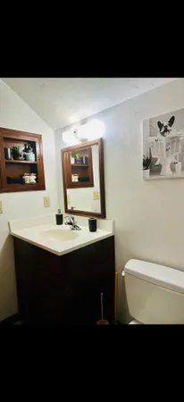 $1,700 | 1085 Ocala Road, Tallahassee, FL 32304