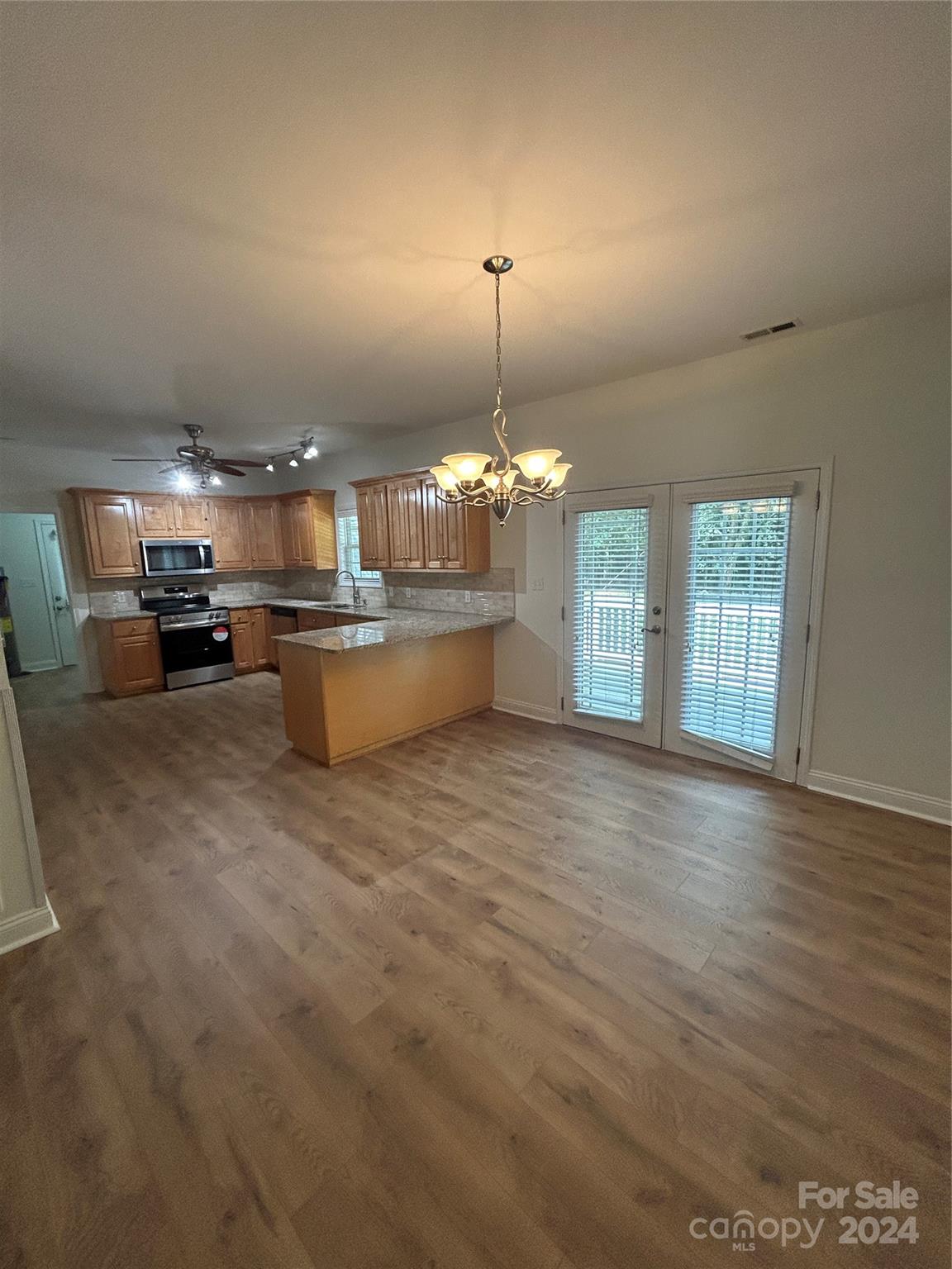 993 West Shiloh Unity Road Lancaster, SC 29720 - Photo 8 of 26 a view of a room with breakfast area