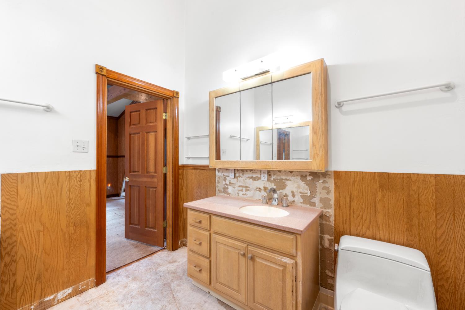 7321 Morning Canyon Road Placerville, CA 95667 - Photo 22 of 39 a bathroom with a sink toilet and shower
