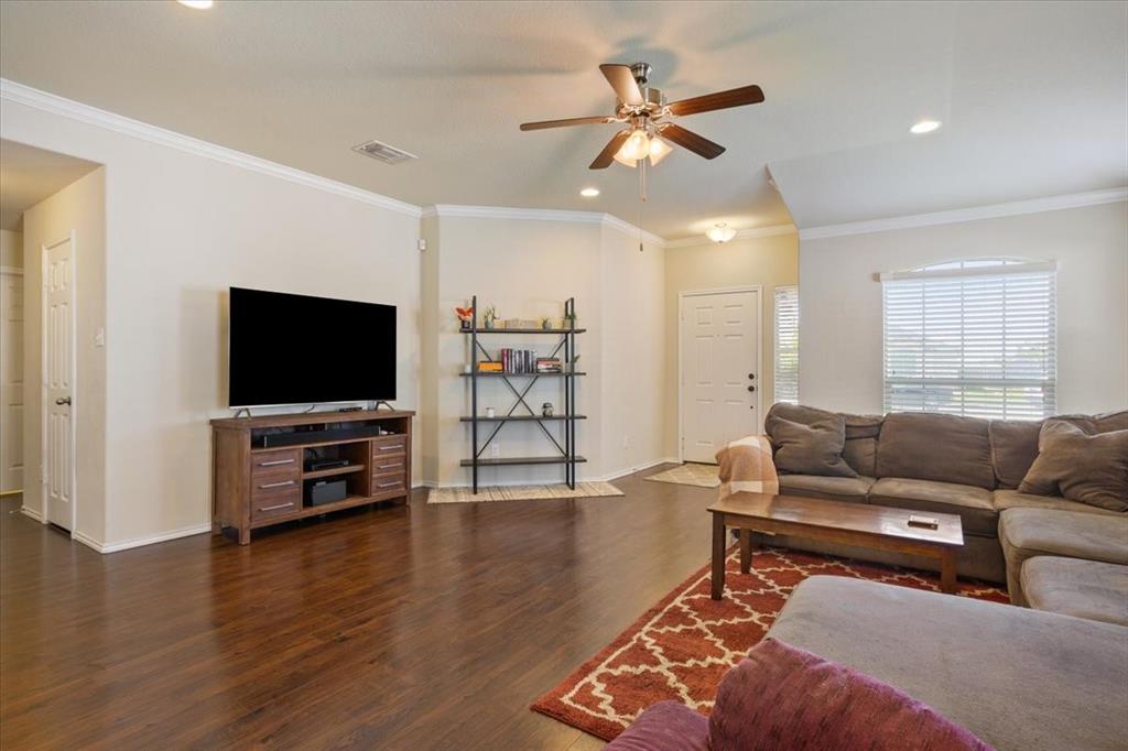 5308 Tama Drive Waco, TX 76708 - Photo 6 of 29 a living room with furniture and a flat screen tv